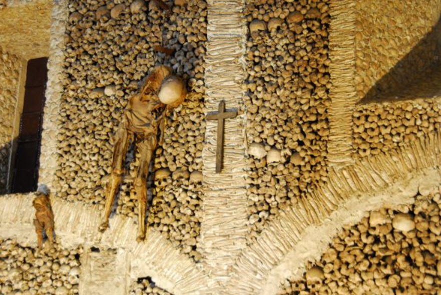 Chapel of Bones (Capela dos Ossos), Évora, Portugal